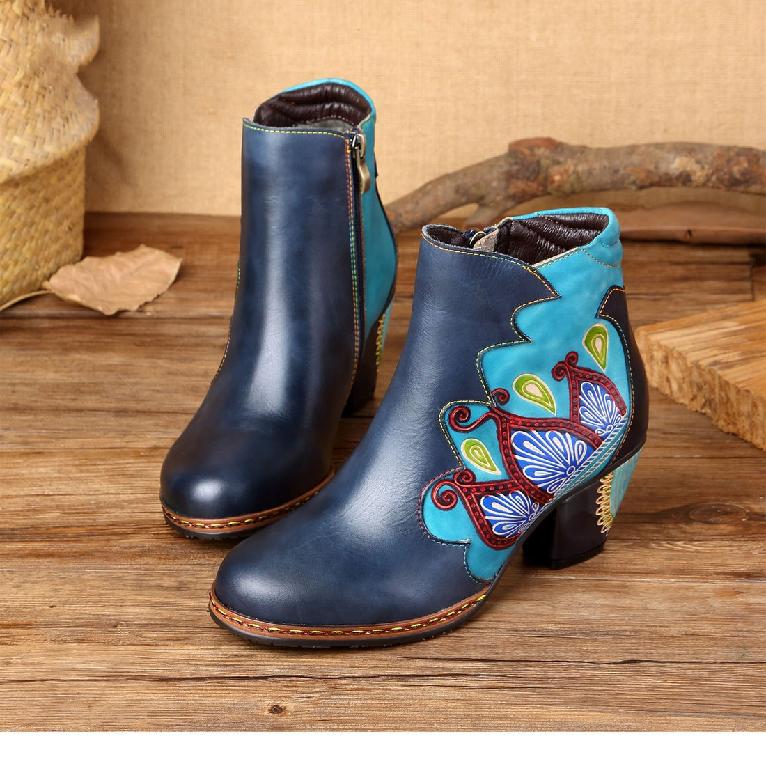 Vicconfy Retro Pattern Leather Zipper Ankle Boots