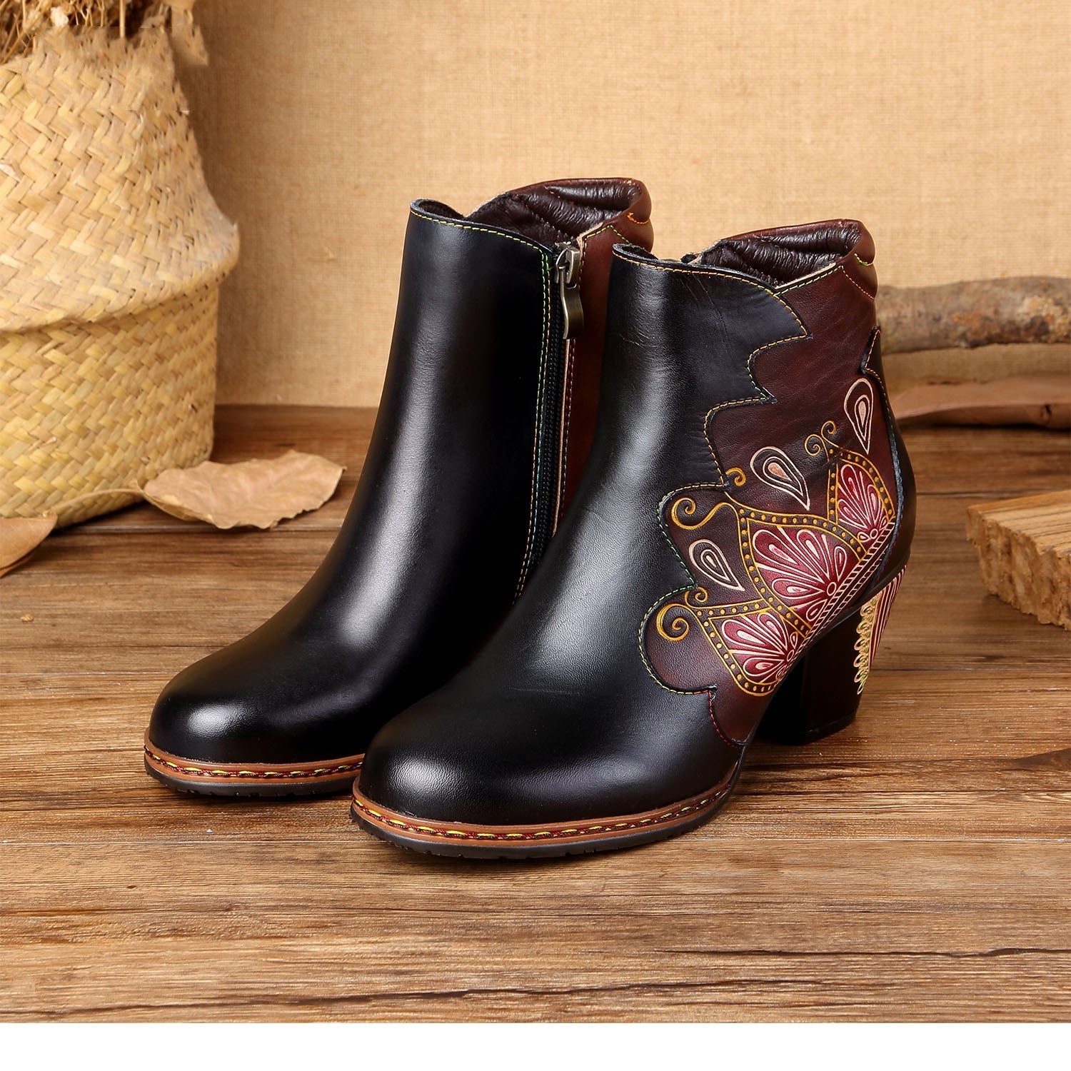 Vicconfy Retro Pattern Leather Zipper Ankle Boots