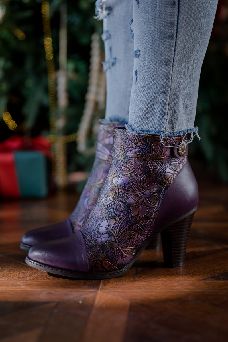 Vicconfy | FLORAL EMBOSSED METALLIC LEATHER ANKLE BOOT - PURPLE
