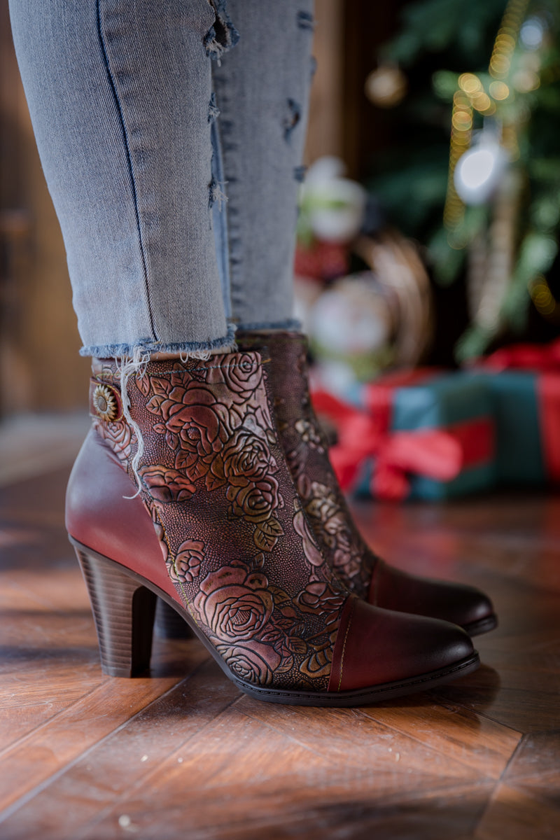 Vicconfy | FLORAL EMBOSSED METALLIC LEATHER ANKLE BOOT - CLARET