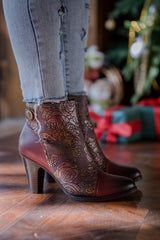 Vicconfy | FLORAL EMBOSSED METALLIC LEATHER ANKLE BOOT - CLARET