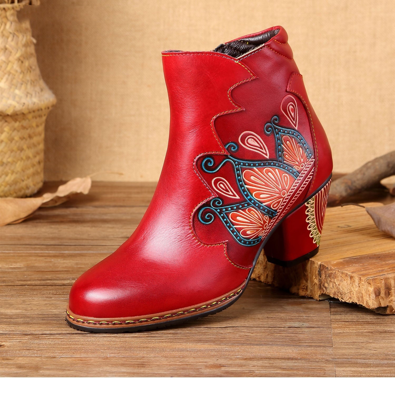 Vicconfy Retro Pattern Leather Zipper Ankle Boots