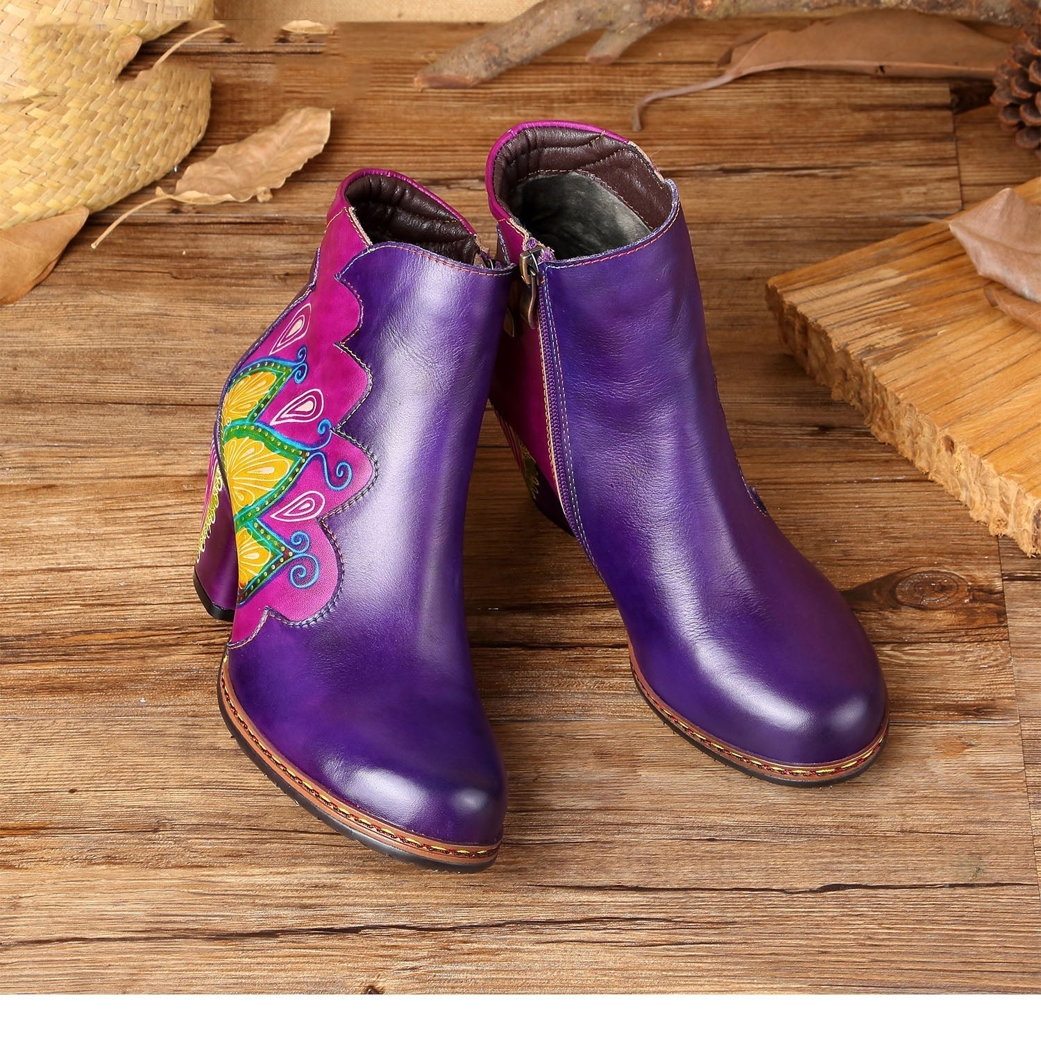 Vicconfy Retro Pattern Leather Zipper Ankle Boots