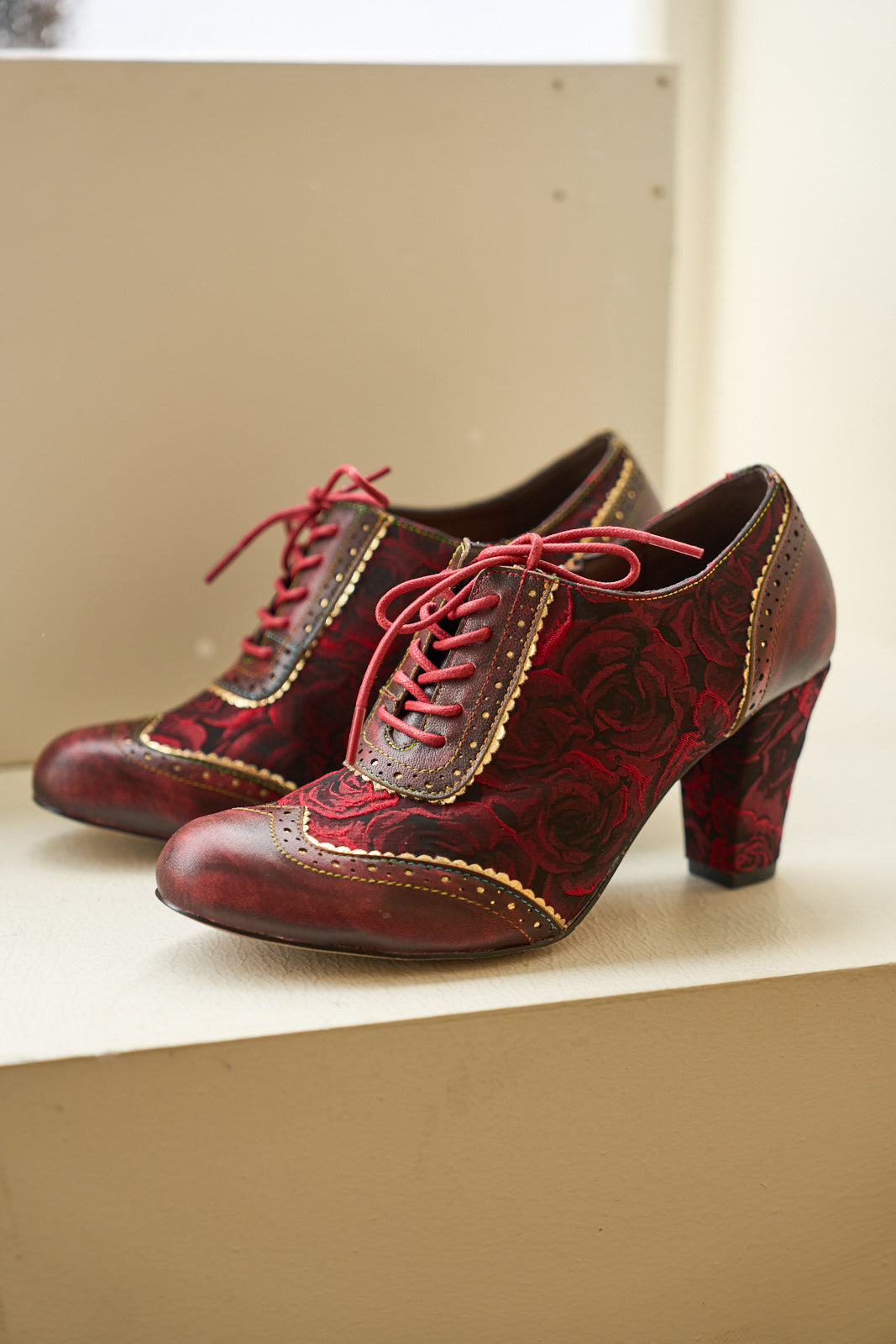 Vicconfy | Send Love Rose Jacquard Leather Oxford