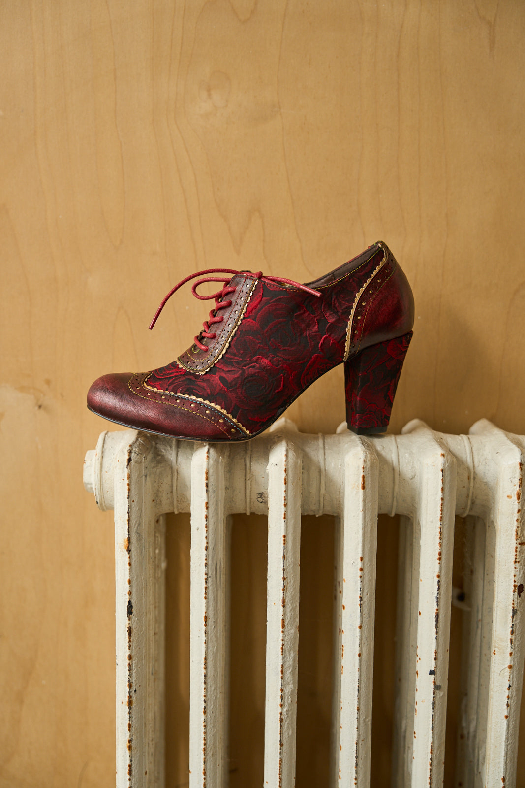 Vicconfy | Send Love Rose Jacquard Leather Oxford