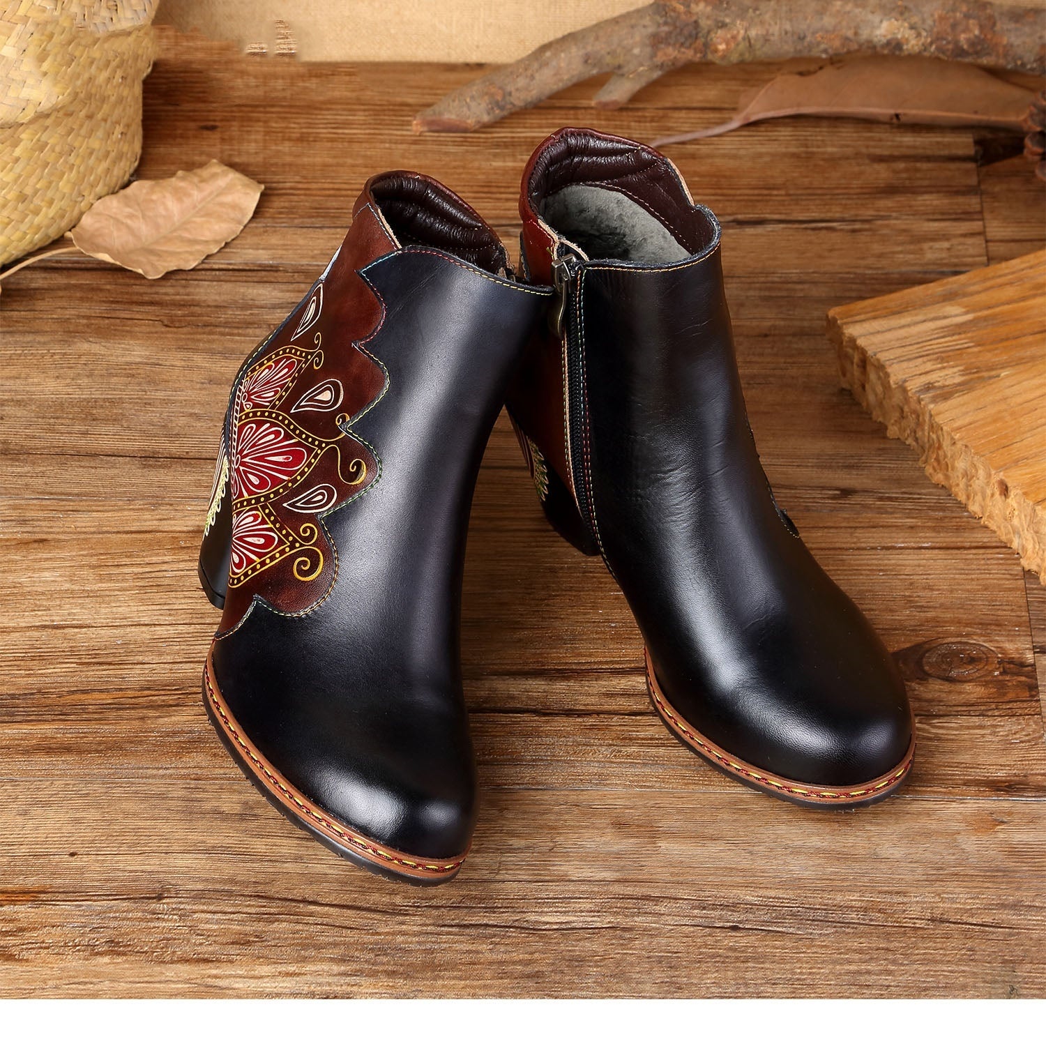Vicconfy Retro Pattern Leather Zipper Ankle Boots