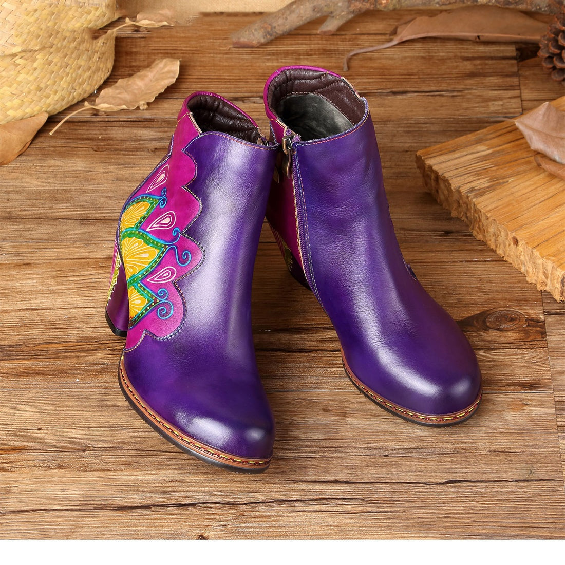 Vicconfy Retro Pattern Leather Zipper Ankle Boots